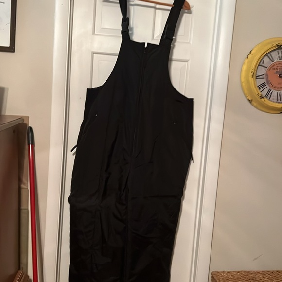 Bundle of men’s snow pants and overalls, - Picture 5 of 7